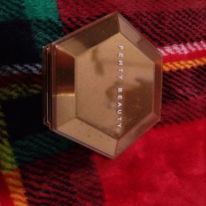Fenty beauty diamond bomb